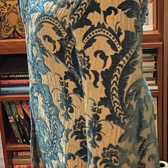 Italian Brocade Coat with matching Handbag - Picture 3 of 15